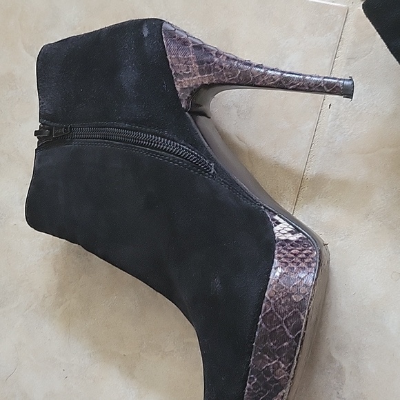 STUART WEITZMAN Platform Suede Bootie Size 7.5 - Picture 10 of 11